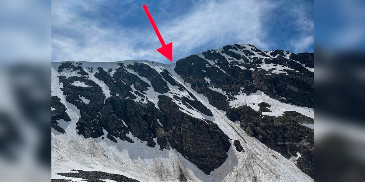 Des randonneurs aperçoivent une tache noire sur une montagne et savent qu’il s’agit d’un chien en difficulté